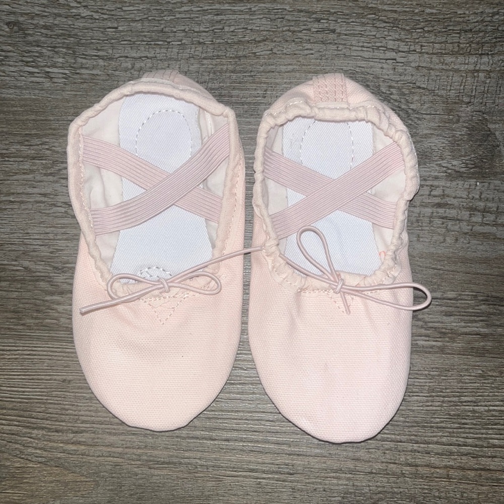 Toddler Ballet or Yoga Shoes 10MT size 10